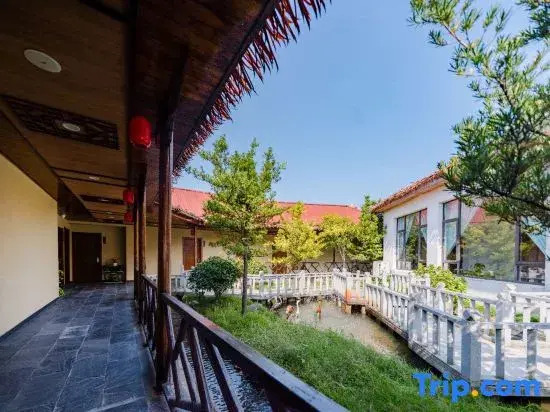 Liantai Xiaozhu Homestay (Lushan Scenic Area Donglin Buddha)