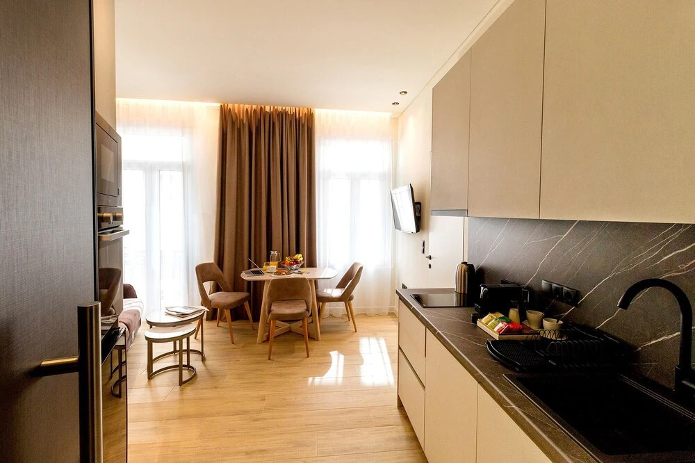 Paleo Suites