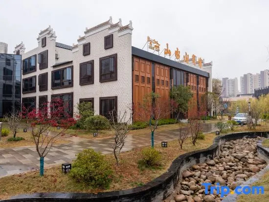 Wanzai Shanshui Yinbin Hotel