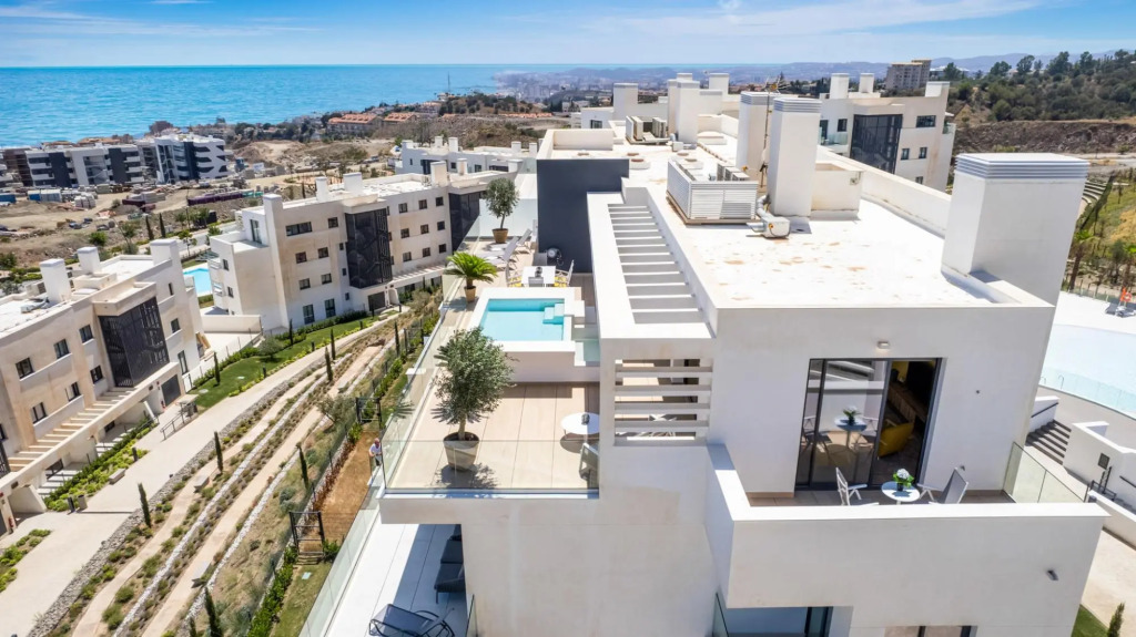 Yara In Fuengirola With 3 Bedrooms And 2 Bathrooms