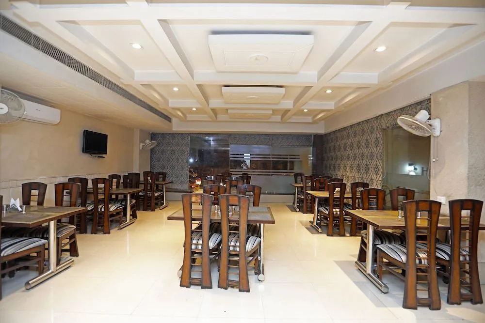 Capital O 445 Impress Hotel