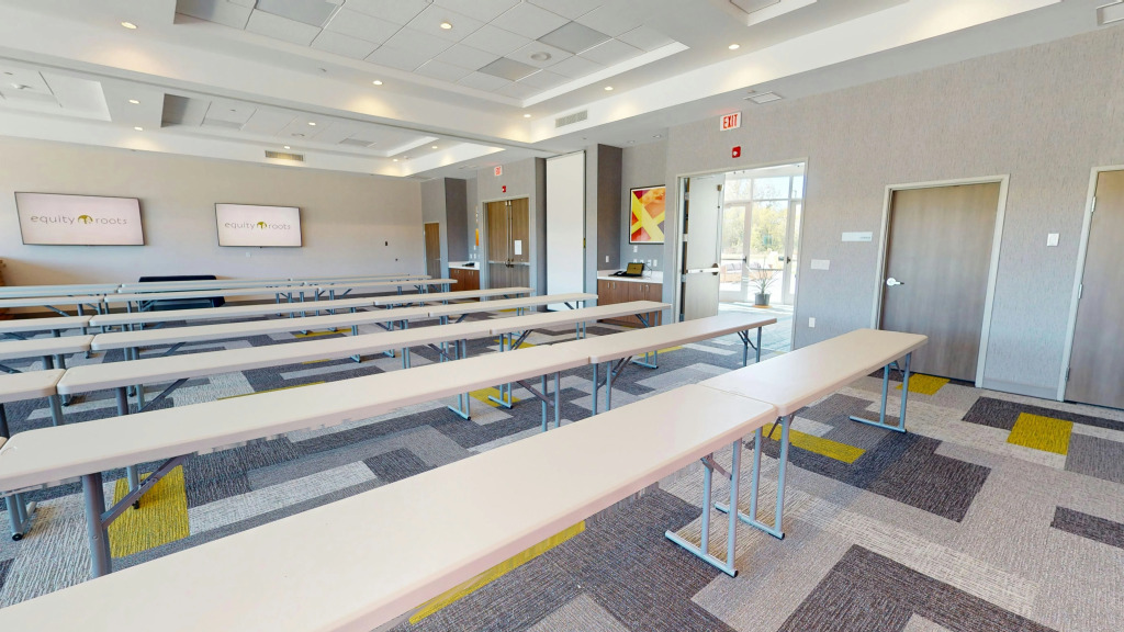 Holiday Inn Express & Suites Chicago Schaumburg by IHG