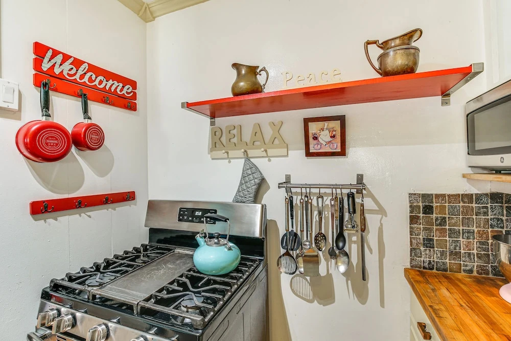 Near Manhattan Beach, Sofi Stadium: Gardena Escape