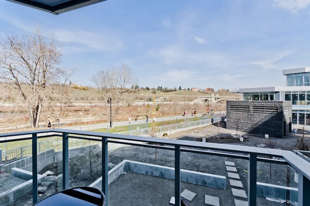 Suite Digs Waterfront