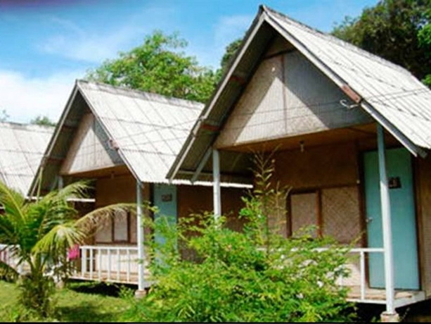 Phi Phi Long Beach Bungalow