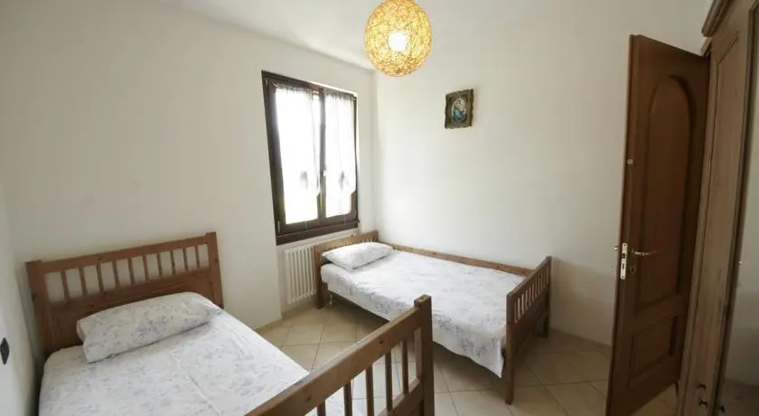 LENNO PANORAMICA PRIVATE VILLA SLEEPS 8-By Italian Apartments