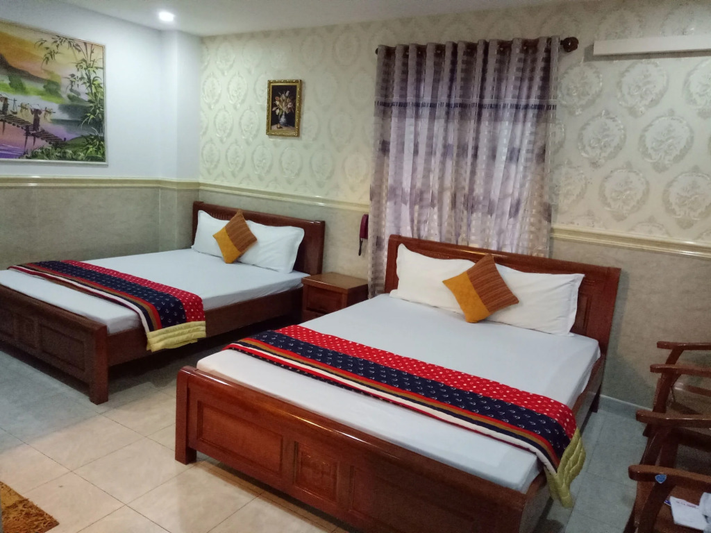 Duc Long Airport Hotel