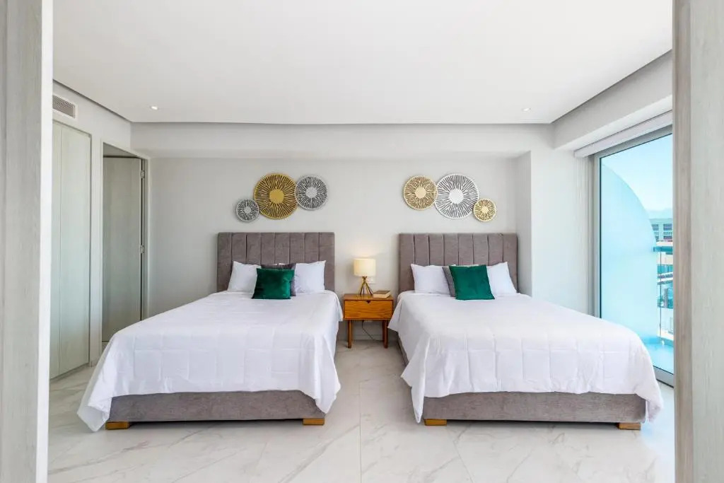 Marina Nautico 9 Luxury & Great Rooftop Pool View by Kivoya