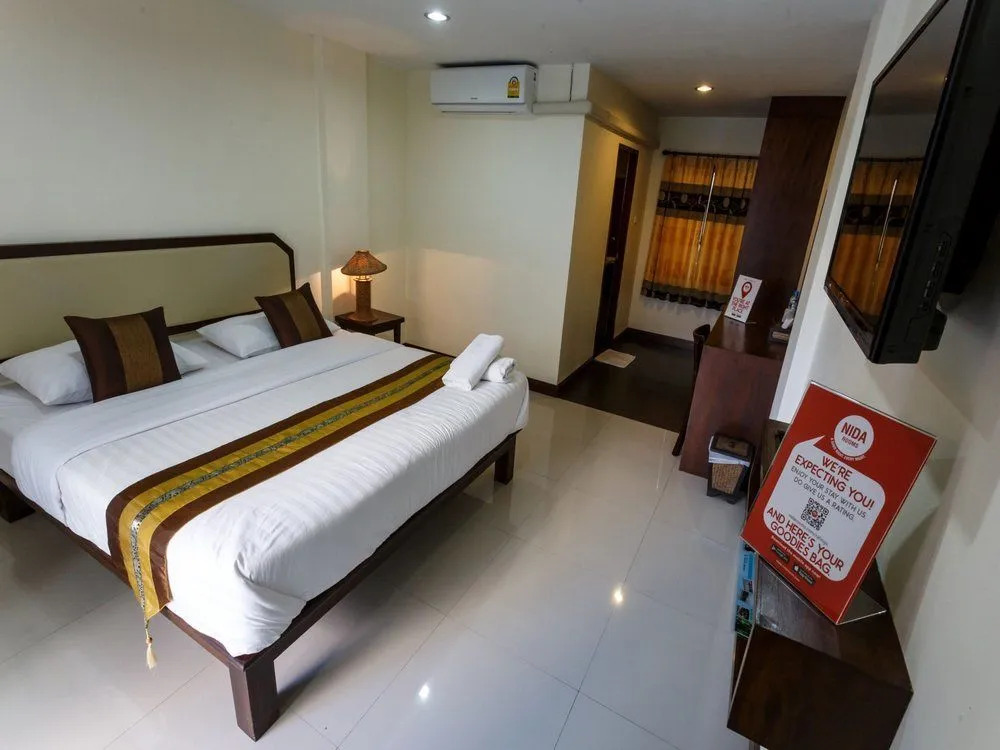 Nida Rooms Moon 235 Walking Street