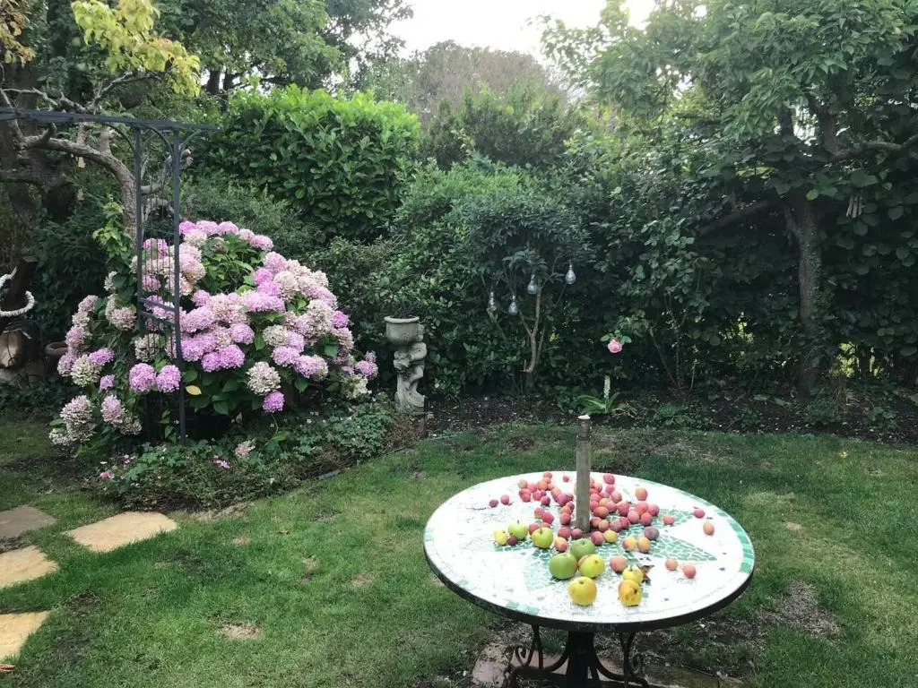 Entire 1bed Studio With Ensuite, Balcony & Parking