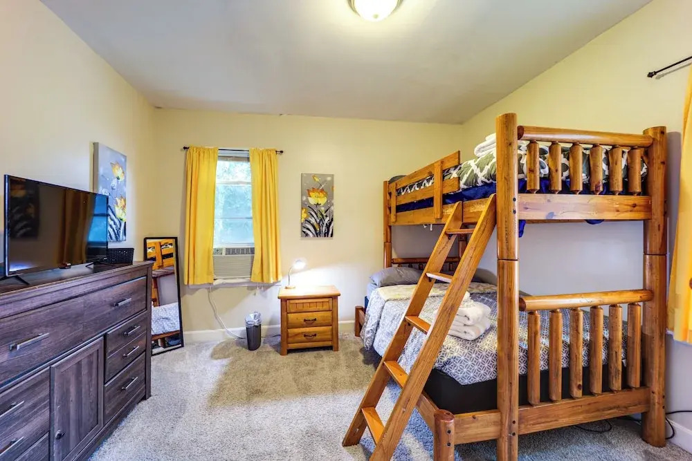 Walk to University of Cincinnati: Historic Home!