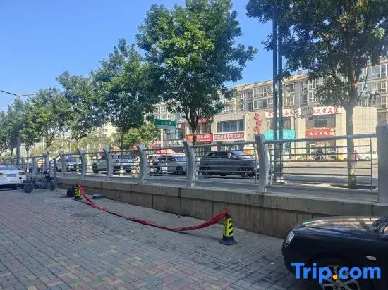 UU Smart Hotel (Taiyuan High-Speed Rail South Station East Square)