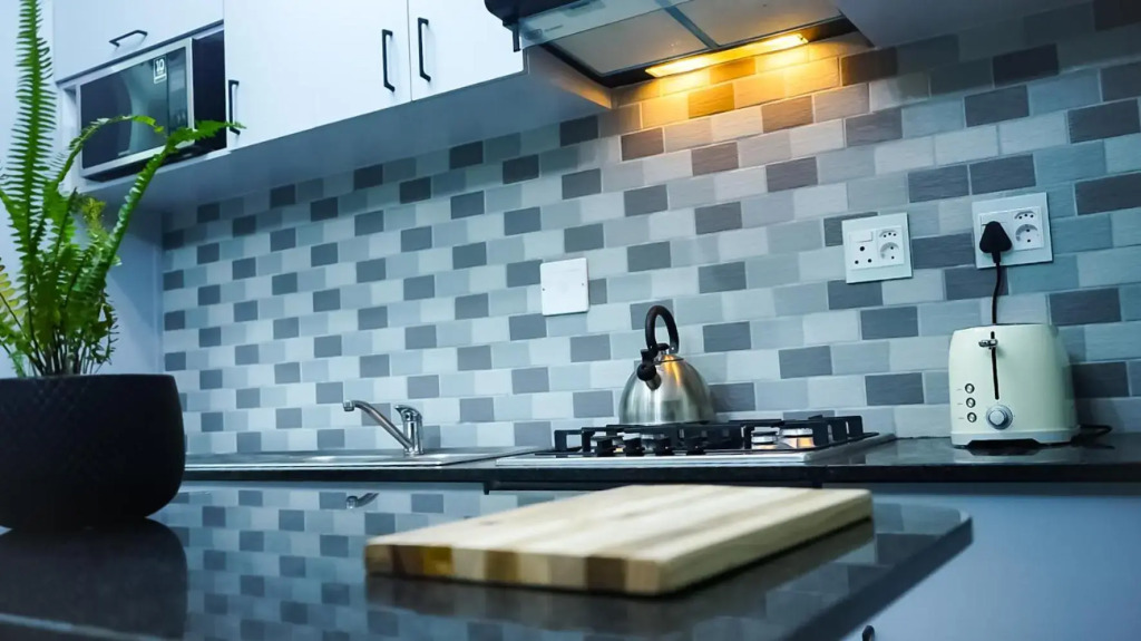 1-bedroom apartment with secure basement parking
