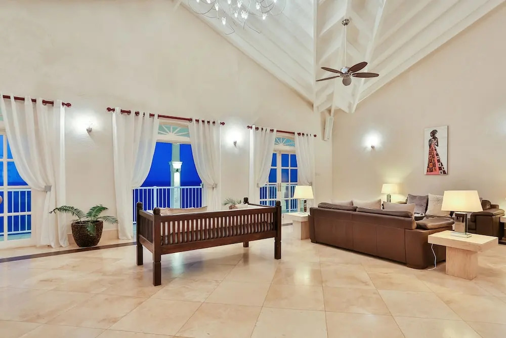 Cayman Villa - Contemporary 3 bedroom Villa with Stunning Ocean Views 3 Villa by RedAwning
