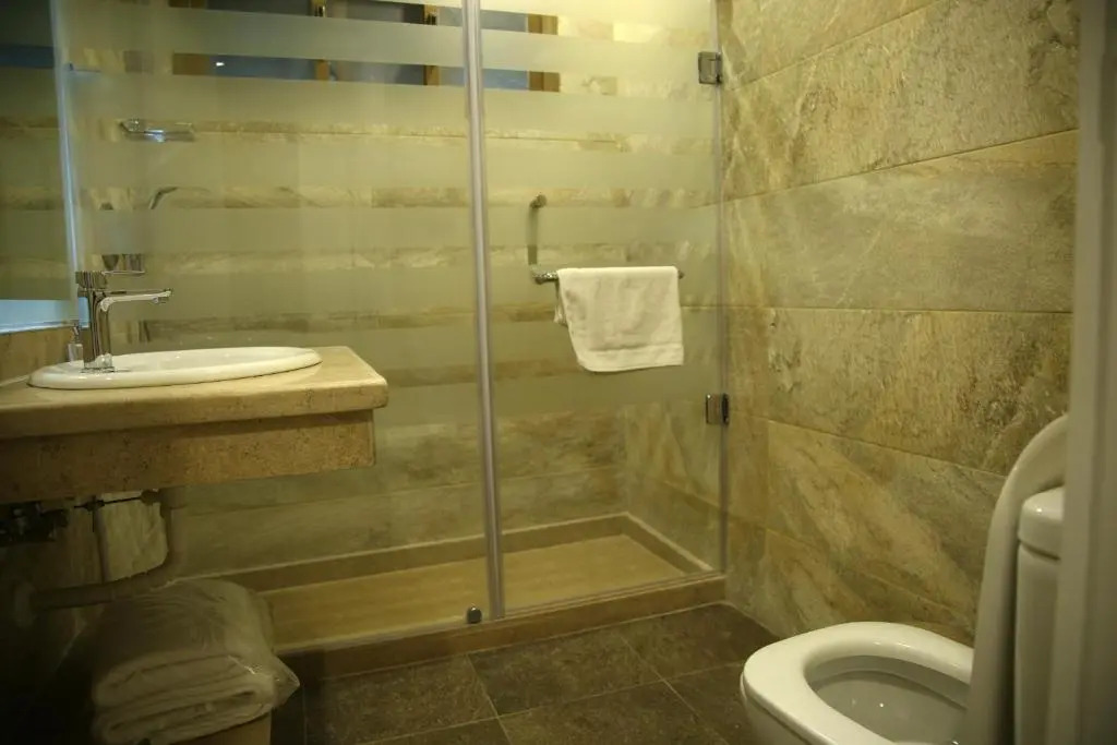 Pearl Hotel, Maadi
