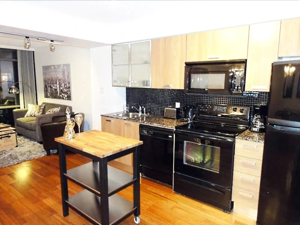 Stunning 1BR Condo Downtown Location