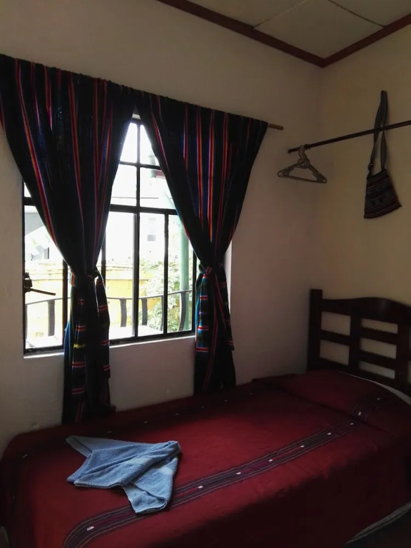 Hostal Marios Rooms