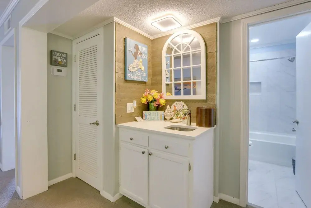 Walk to Pool & Beach: Hilton Head Island Condo!