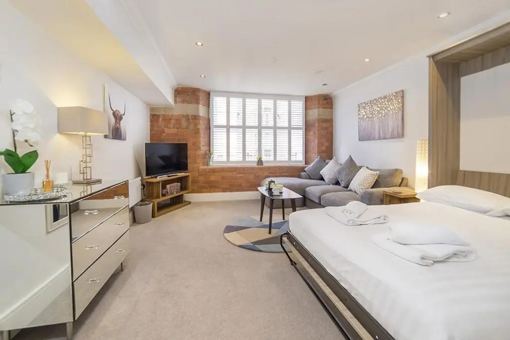 55 Cocoa Suites York, Parking onsite