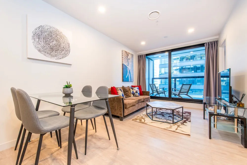 JHT - 2 BRM Apartment Level 5, Opposite to SkyTower