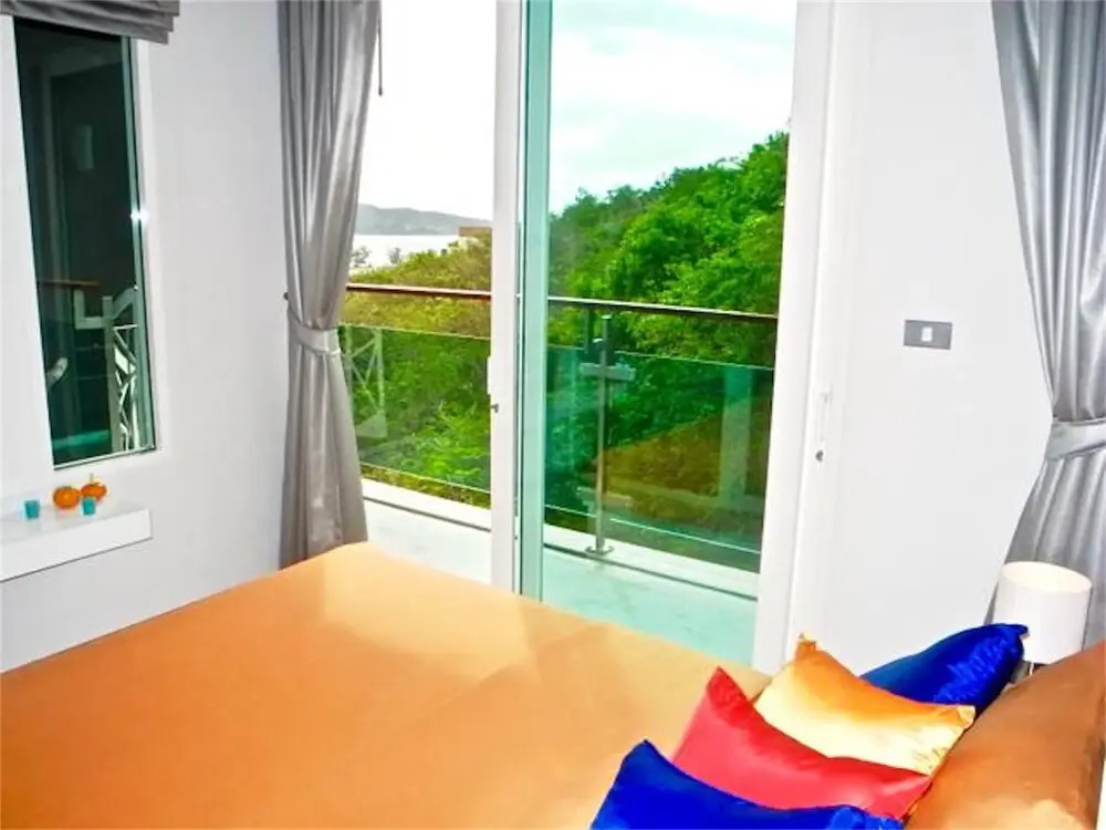 Emerald Patong 2 bedrooms Apartment Mountain View