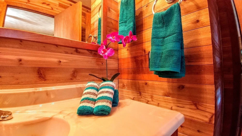 Bear With Us - Two Bedroom Cabin