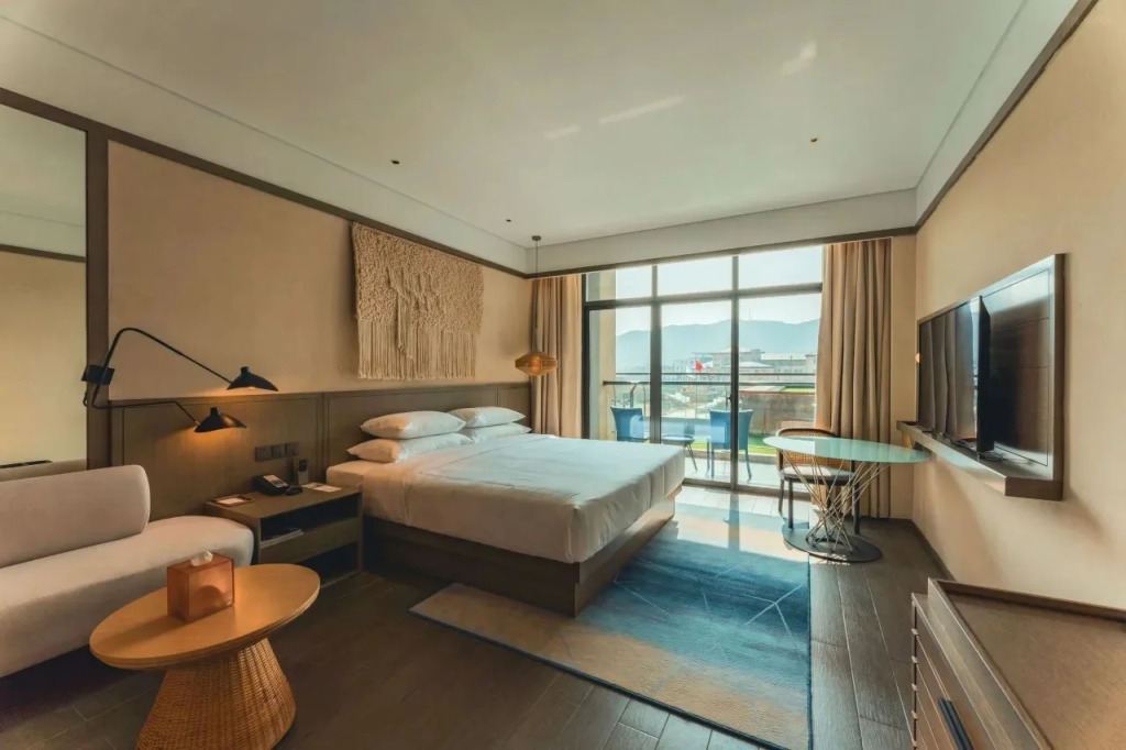 ShengSi Maison New Century Hotel