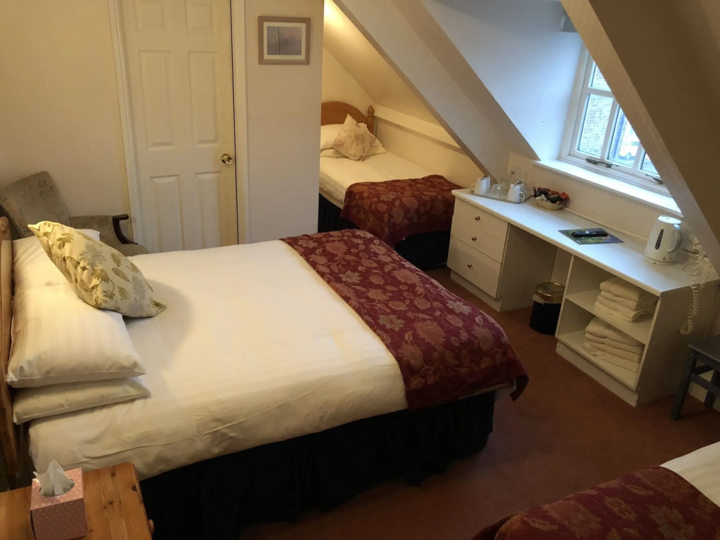 Diamonds Inn