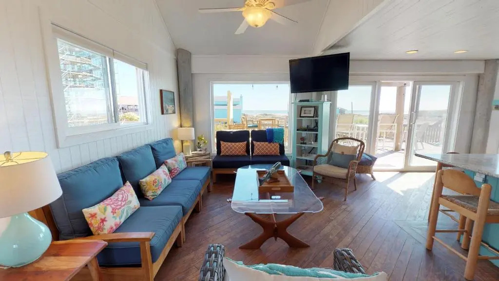 LP6 Well Appointed Home, Large Back Deck, Views of Gulf, Screened in Porch