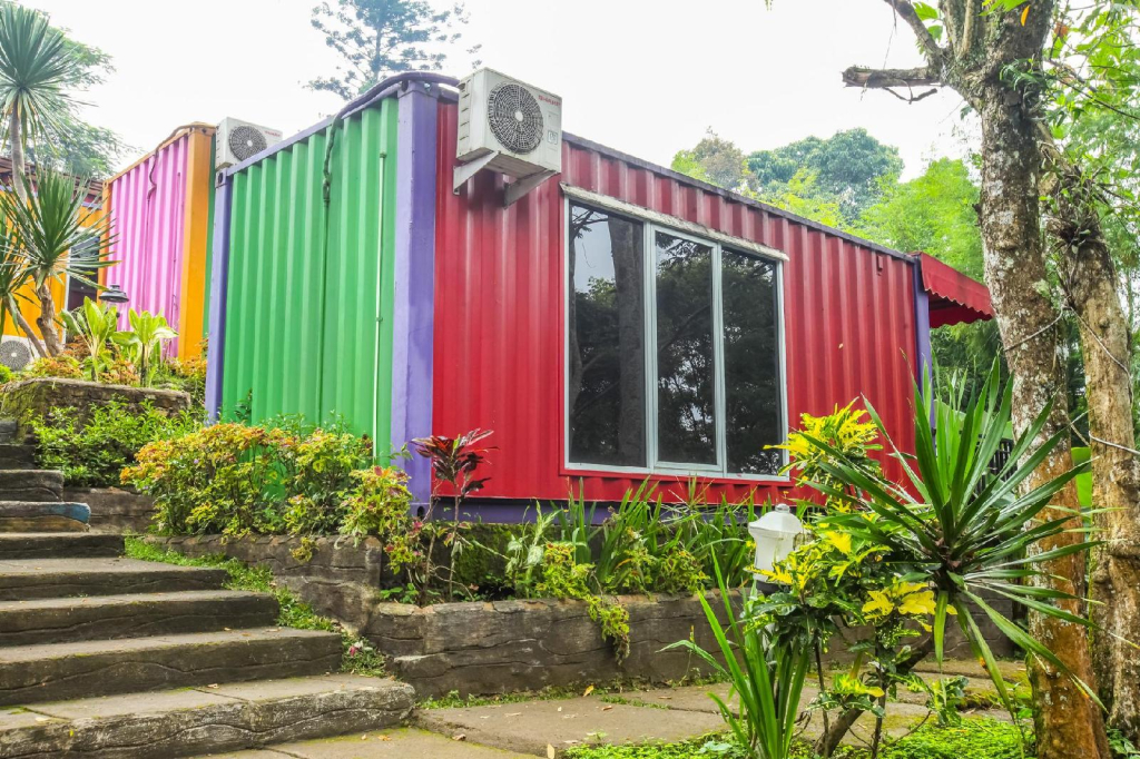 Hotel Container Inn Puncak Mitra RedDoorz