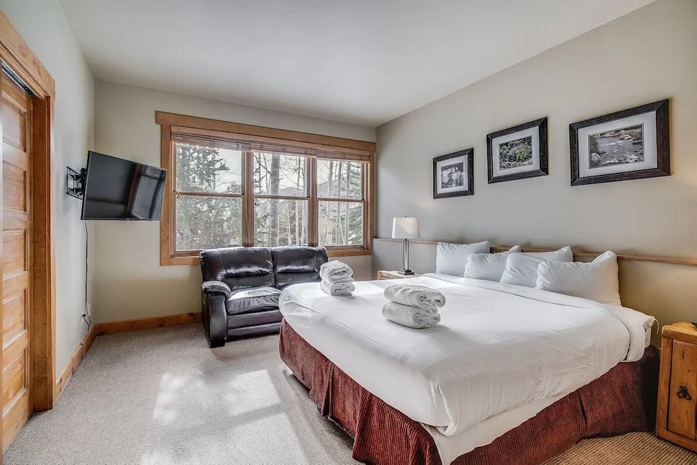 Cabin in the Pines 4