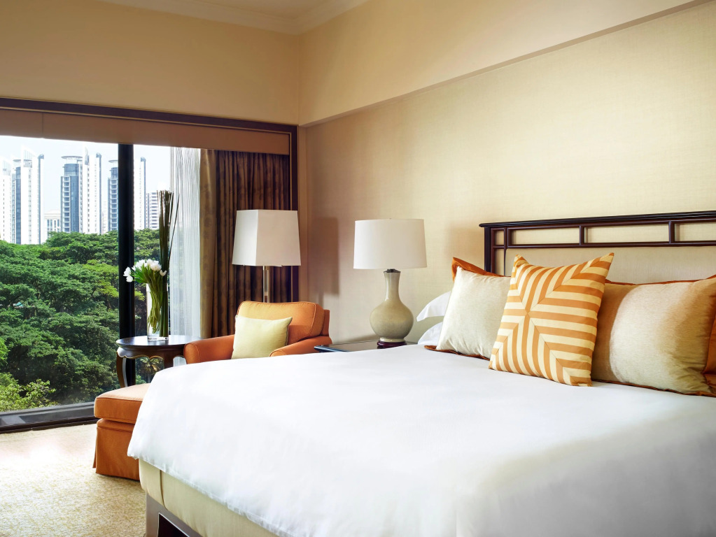 Отель Conrad Singapore Orchard