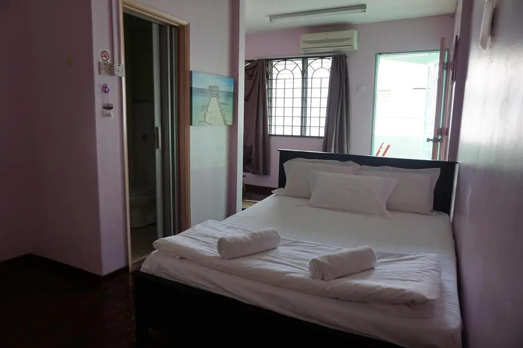 Three Little Birds Home - Hostel