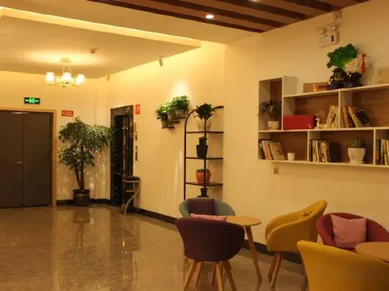 Chuxing Xinxuan Hotel (Lichuan Central Passenger Transport Dongfangcheng)
