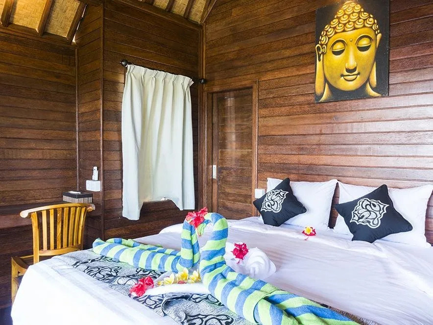 Villa Cahaya - Ocean, sunset and volcano views, an island hideout