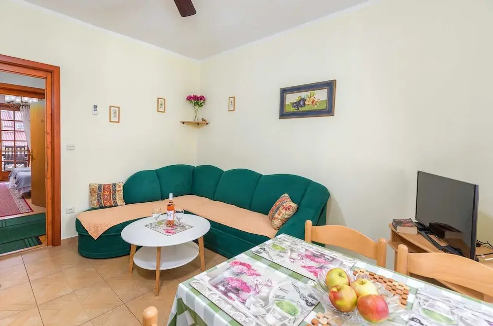Seaside Apartment in Fazana - Two Bedrooms