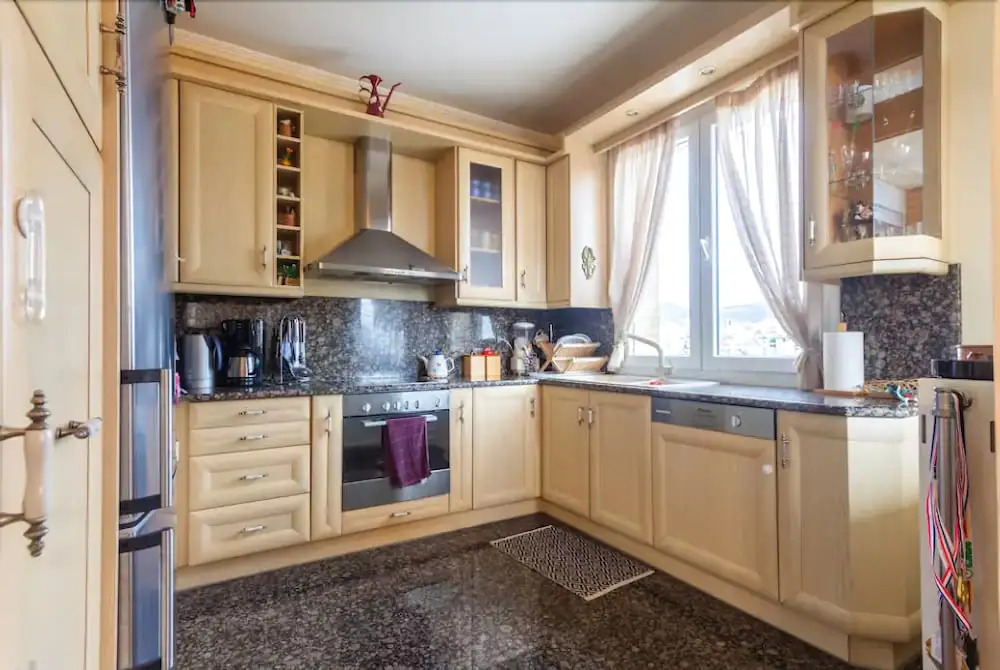 Elegant 5th Floor 2bdr