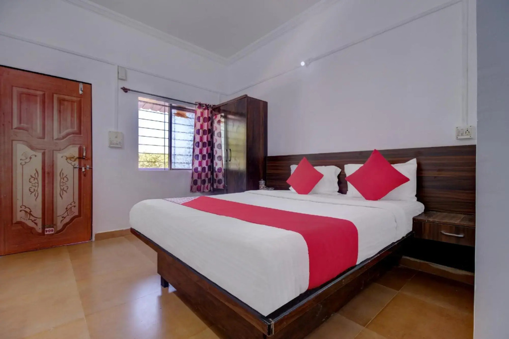 OYO 76721 Hotel MK
