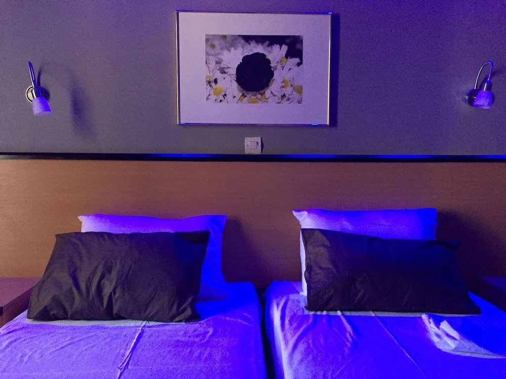 Black Rose Hotel & Suites