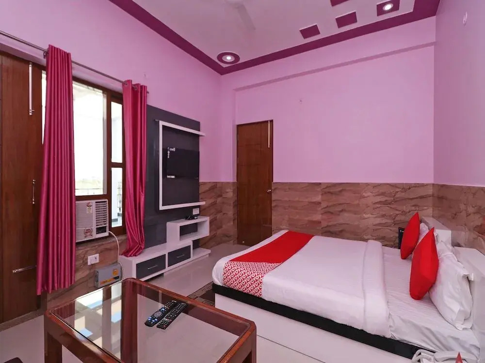 Hotel Raj palace