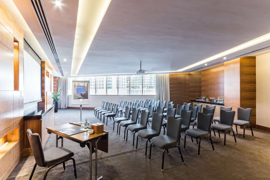 Radisson Blu Hotel, Dubai Waterfront