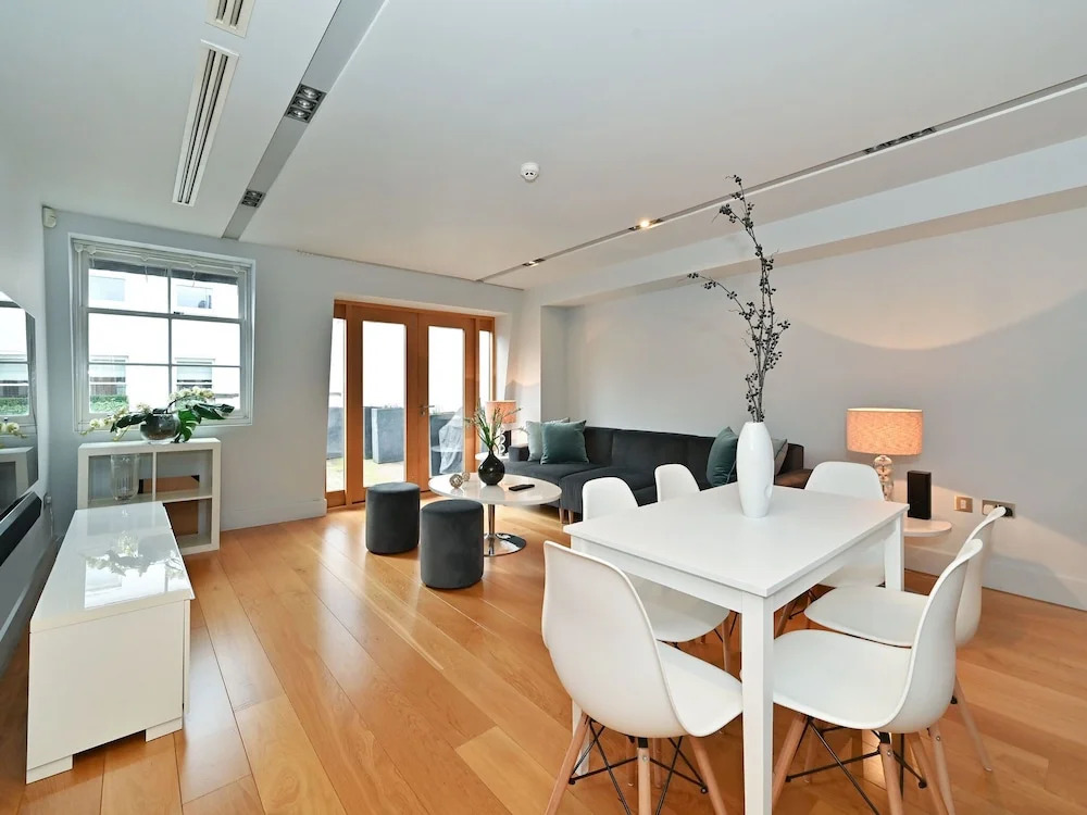 Luxurious Apartment in London Near Hyde Park and Big Ben