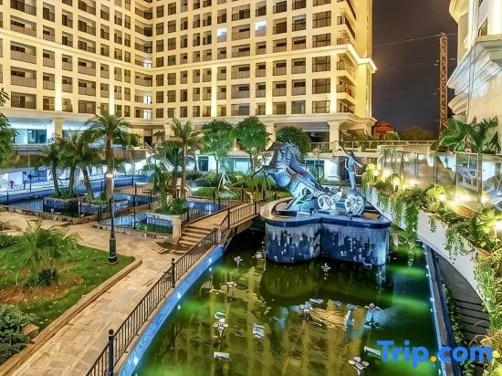 Vinhomes Greenbay Me Tri - Luxury, Garden Apartment in Hanoi