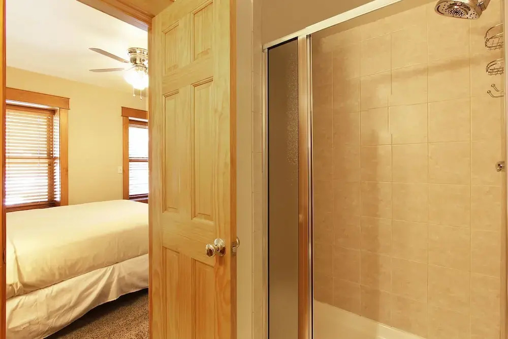 Little Matterhorn 17A 1 Bedroom Condo by RedAwning