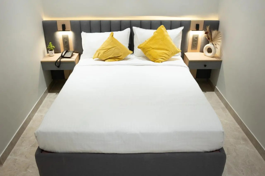 Hotel Kyzen HiTech City- Your Zenly Stay