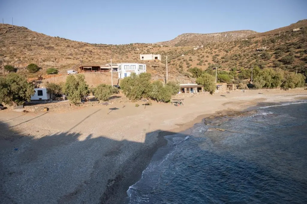 Beachfront bungalow in the area of Kampi, near Koundouros