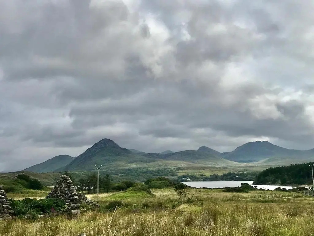 Red Deer Cottage near Connemara National Park in Letterfrack