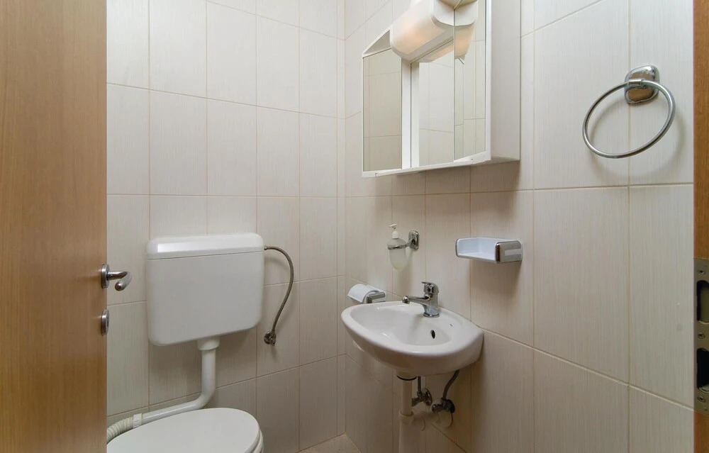 Beautiful Home in Sevid With Wifi and 4 Bedrooms