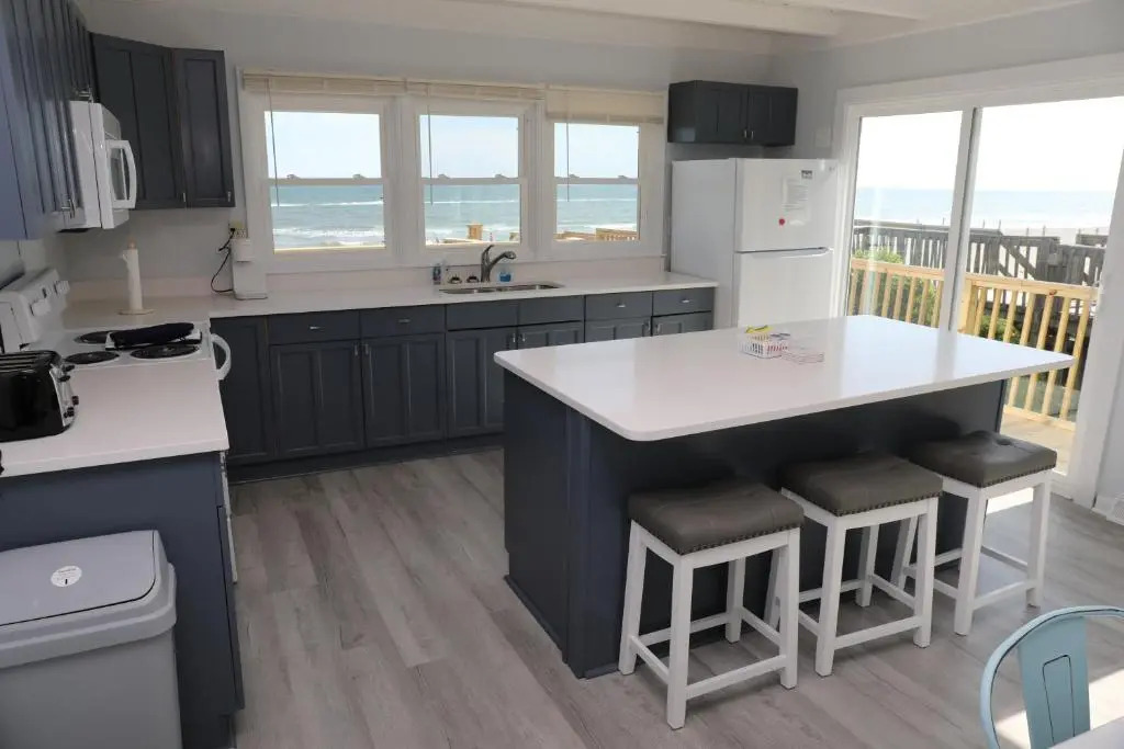 Ocean Front with Spectacular Views!