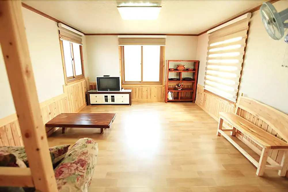 Jeju Happy Cabin Pension